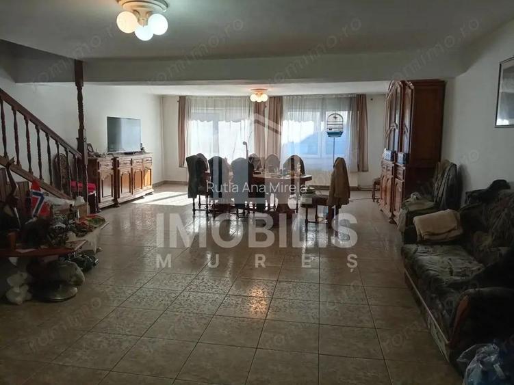 Casa cu 2 corpuri de cladire | zona 7 Noiembrie