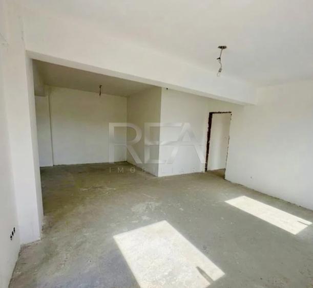 Apartament cu 3 camere decomandat în Aviației