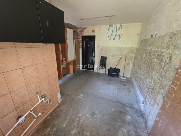 Vanzare Garsoniera Rahova Sebastian