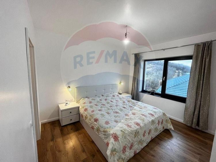 Casă individuală cu 4 dormitoare de vânzare str Planoarelor Dezmir - 8