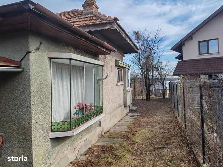 Cornu de Jos - casa Batraneasca + teren 1343mp - 60000 Euro - 2