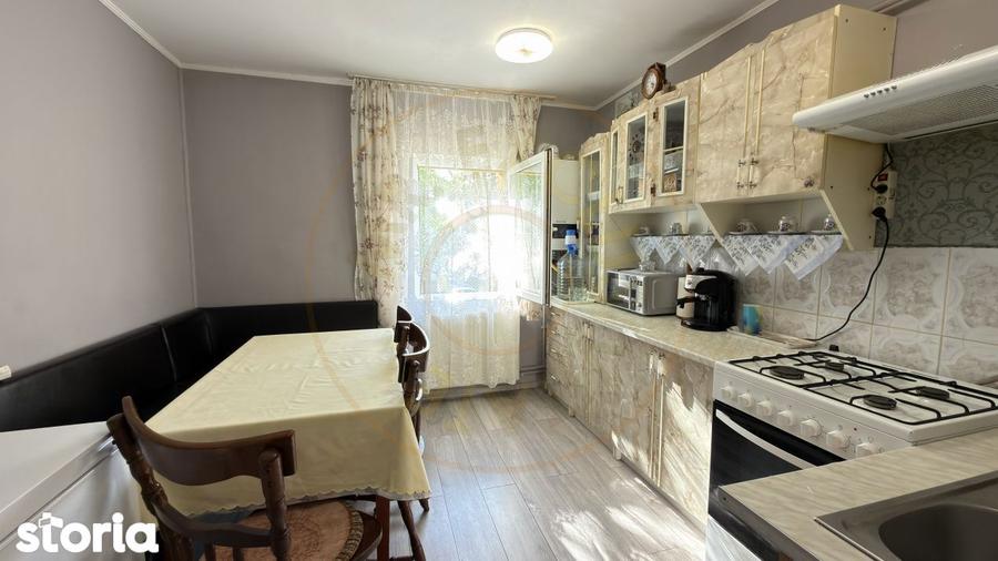 Apartament Decomandat 4 camere MV1, Etaj 1 - Str. Liszt Ferenc - Carei - 1