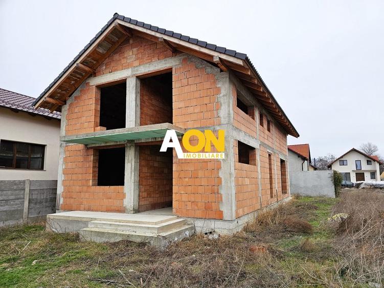 COMISION ZERO! Casa la rosu, P+1, 300 mp teren, cu utilitati, Lancram - 1