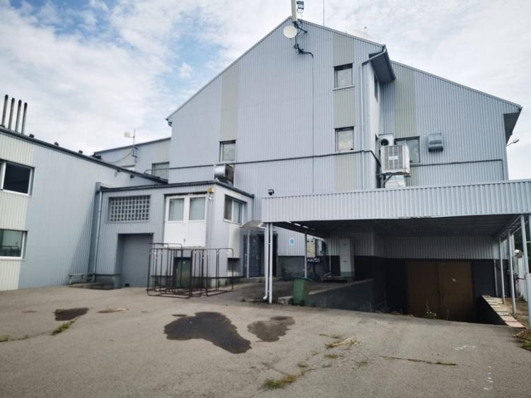 Fabrica mica industrie complet pregatita cu teren generos - 5