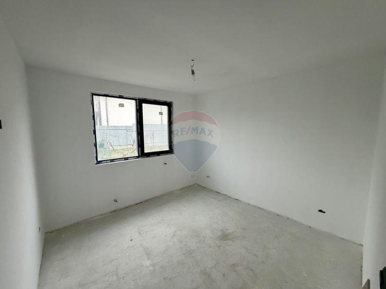 Casă cu 4 camere de vânzare - 11