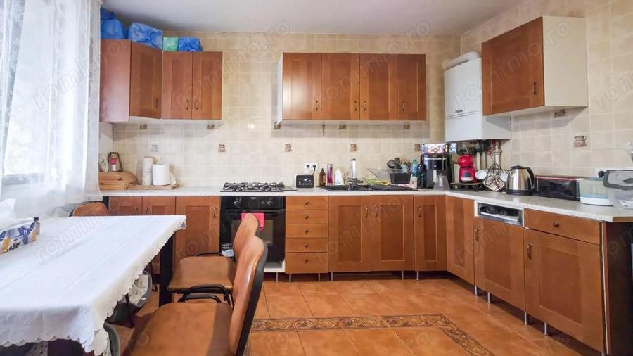 Casa 11 camere cu livada pe Strada Republicii, Dragomire?ti-Deal - 11