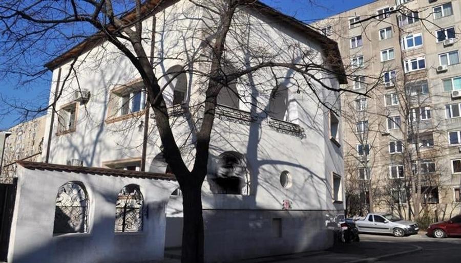 Vila moderna de inchiriat - 250 mp + 100 mp curte ? Podul Grant - 1