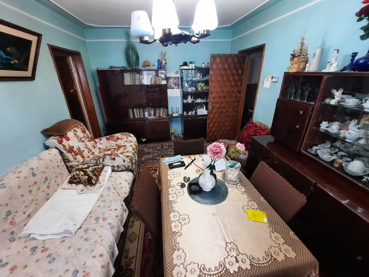 Apartament cu  3 camere, etaj 5/10, zona Podu Ros - 7