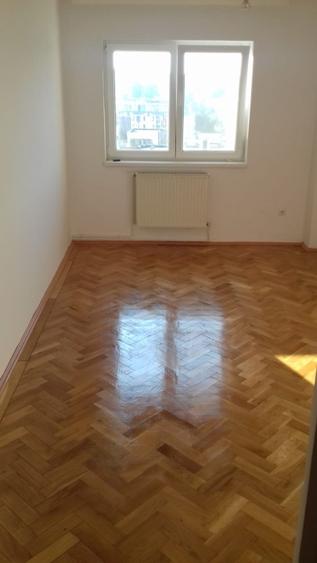 Proprietar vinde apartament cu 4 camere, 2 bai, Ultracentral,poziție excelenta,  - 9