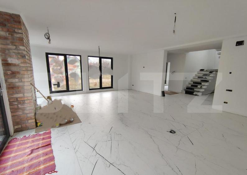 Casa individuala semifinisata 190 mp, teren 382 mp, proximit - 11