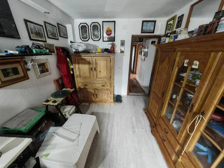 Pers fizica Apartament 4 camere Decomandat, liber - 1