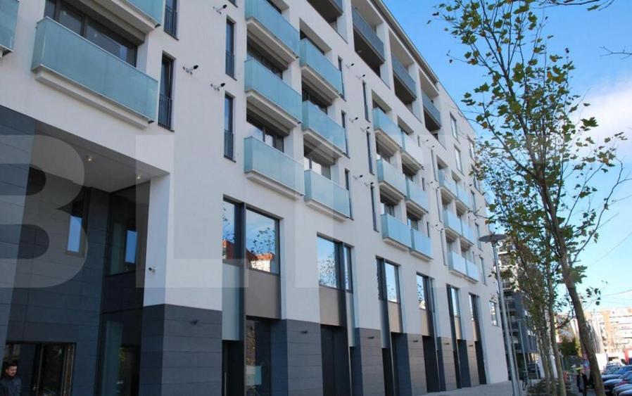 Open space, cladire clasa A - 15