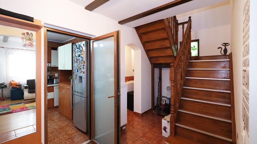 Vanzare casa P+M+Pod construita in 2009 in Breaza Prahova teren plat, totul nou - 9