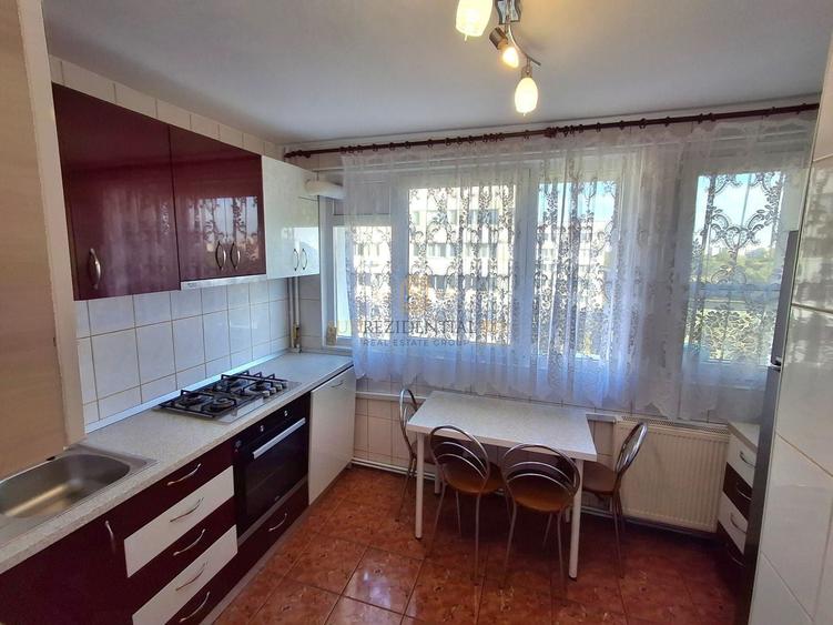 Apartament cu 3 camere semidecomandat, mobilat în Brâncoveanu