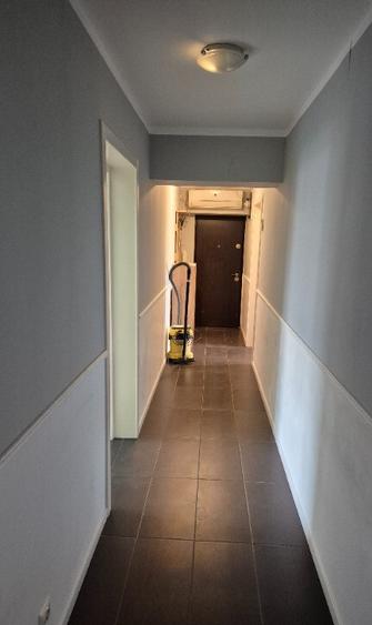 Proprietar , inchiriez apartament , renovat , 4 camere ,zona buna. - 1