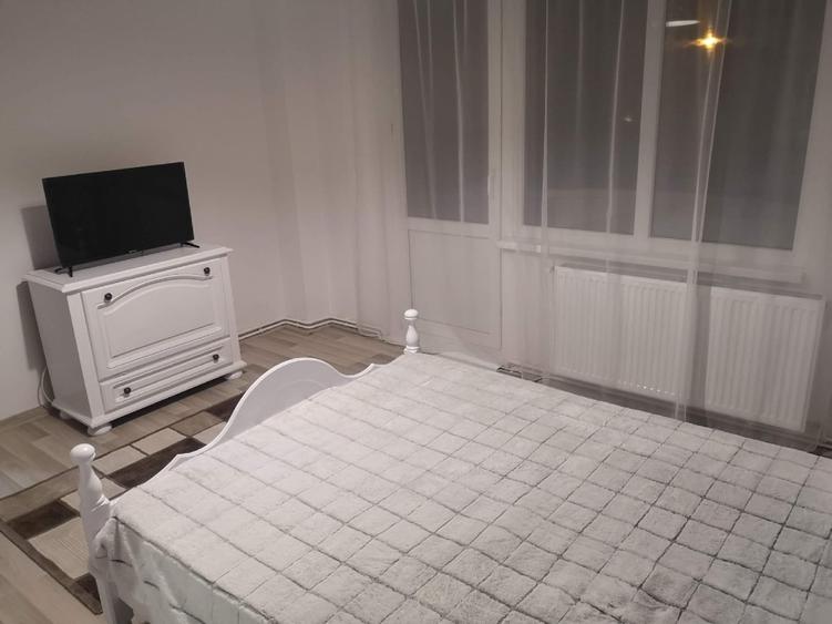 Apartament spațios 3 camere, zona centrala , Poli 2 - 7