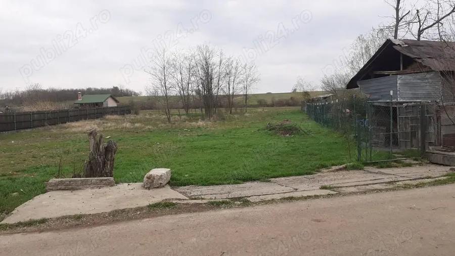 Teren de 1620 mp, în Bradu