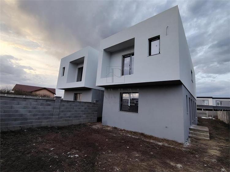 Duplex individual - personalizare interioara - 5 camere - 4