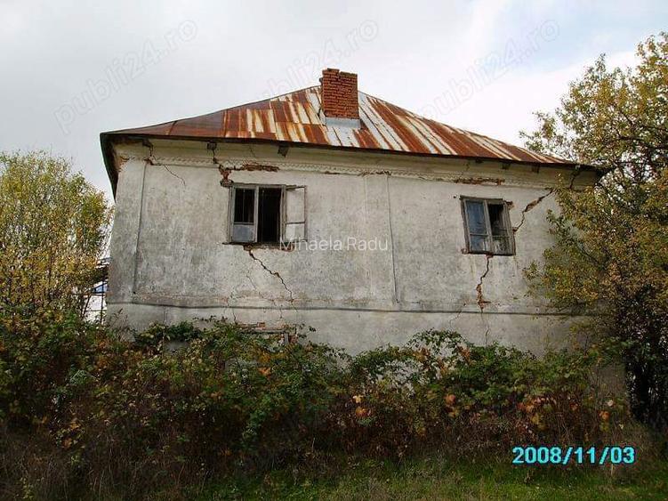 Vanzare teren 1000mp cu conac Vanzare teren 1000mp cu conac