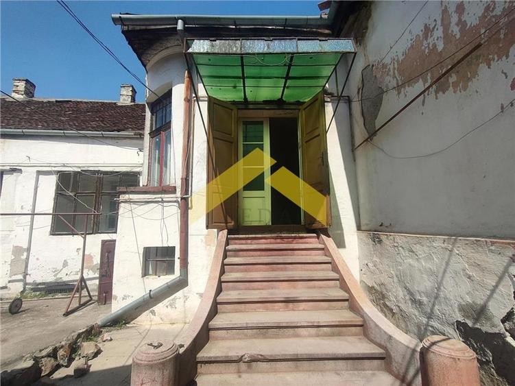 Casa cu 6 camere de vanzare Ultracentral - 6