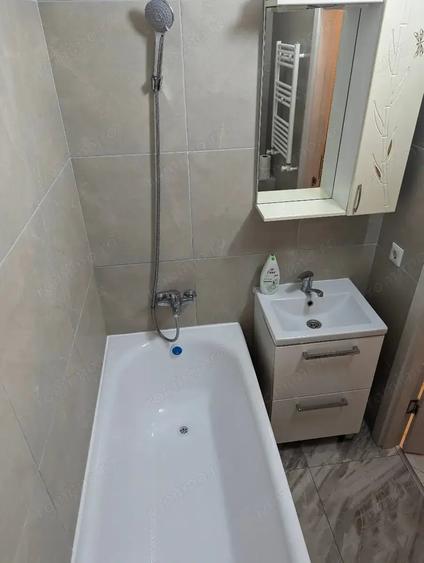 Garsonieră decomandată în Tei