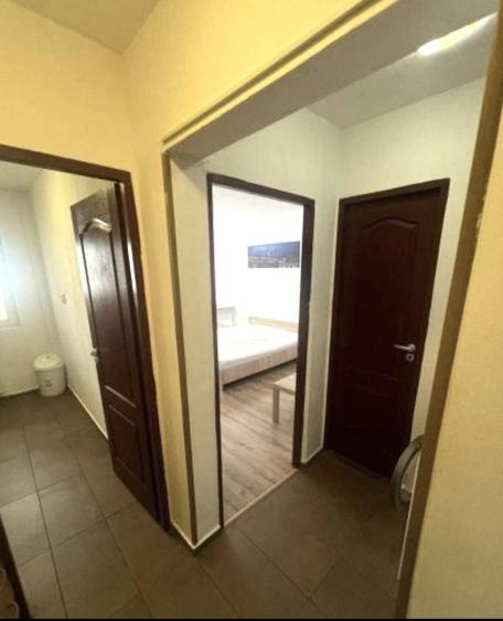 Titan, Iris Mall, Auchan Titan, Circa 13, decomandata, bloc mixt - 2