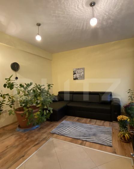 Casa de vanzare, 295 mp, zona Central - 1