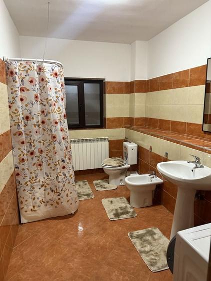 Persoana Fizica - Inchiriez apartament cu 2 camere decomandat. Loc de parcare inclus - zona Bucium - 3