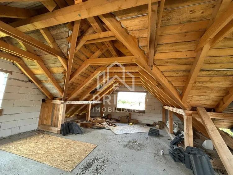 Casa de vanzare , 136 mp + 684 mp teren , Zona Totoi - 11