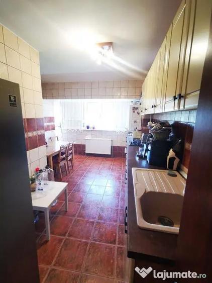 De vanzare apart. cu 3 camere, Complex Vega, Ultimul Leu,... - 1