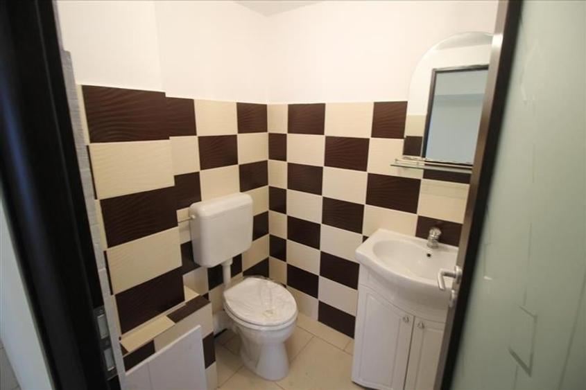 Calea Moinesti - spatiu comercial - 10