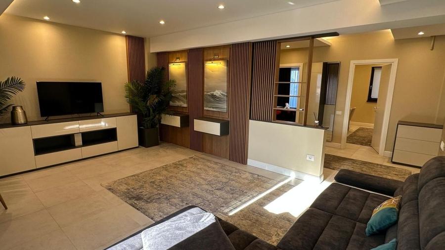 Apartament cu doua camere in zona Palazu Mare mobiliat /utilat nou - 1