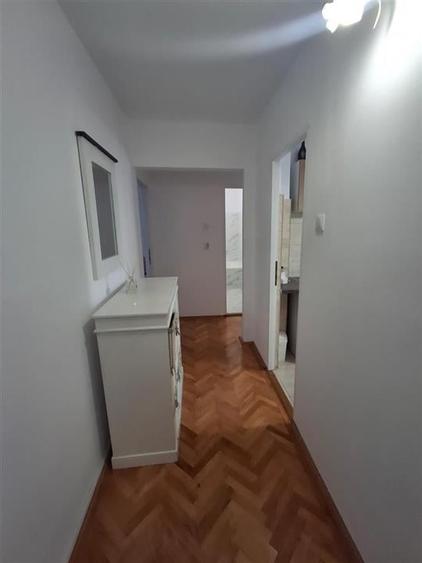 Apartament 2 camere decomandat zona Sub Arini - 10