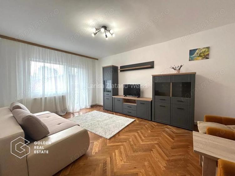 Apartament cu 3 camere, etaj 3, zona 300 Micalaca Apartament cu 3 camere, etaj 3, zona 300 Micalaca