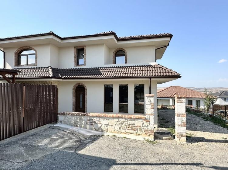 Casa individuala, 150 mp, 4 camere, 4 bai, teren 450 mp, Dezmir - 20