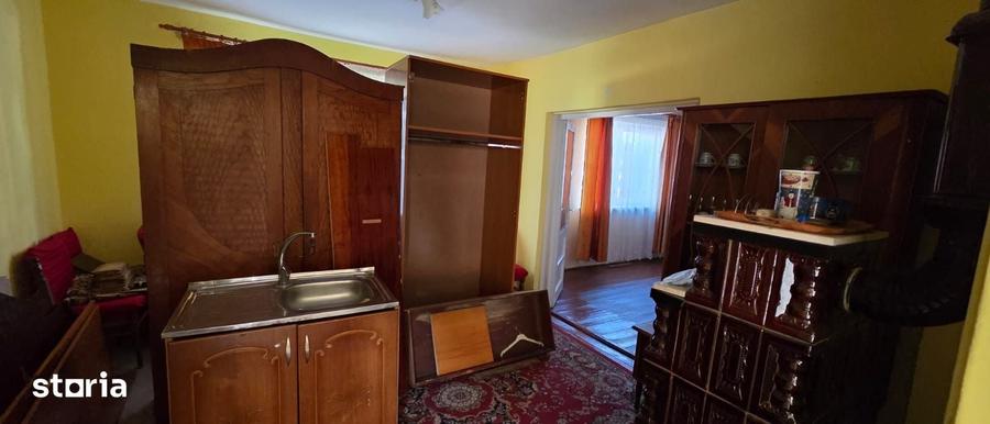 Casă cu 3 camere cu Teren 900 Mp în Central