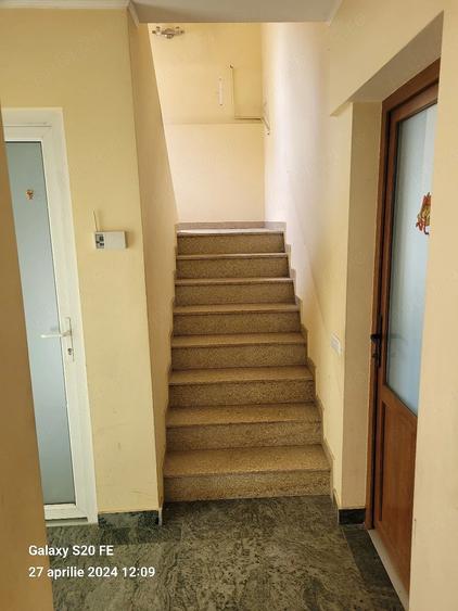 Casă cu 6 camere cu Teren 511 Mp în Central