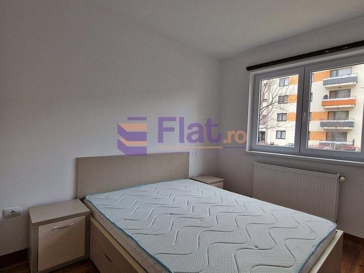 Apartament cu 3 camere decomandat în Tractorul