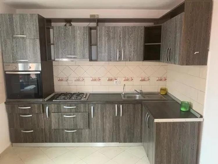 Duplex cu 4 camere cu Teren 150 Mp în Tătărași