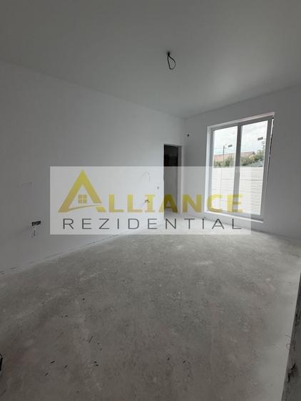 Casă individuală cu 4 camere cu Canalizare în Berceni