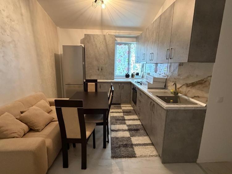Apartament cu 2 camere decomandat, mobilat în Central