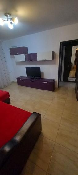 Apartament cu 2 camere semidecomandat în Calea București