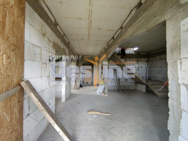 Casă cu 5 camere cu Teren 1220 Mp în Belcești