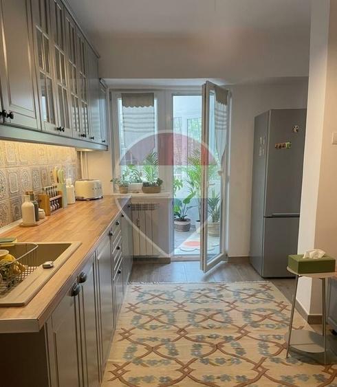 Apartament cu 3 camere decomandat, mobilat în Aviatorilor