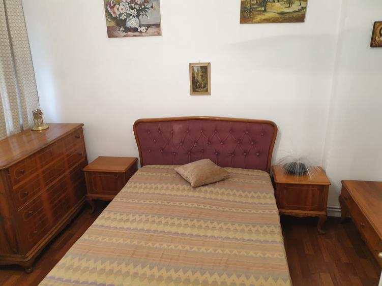 Apartament cu 3 camere semidecomandat, mobilat în Chibrit