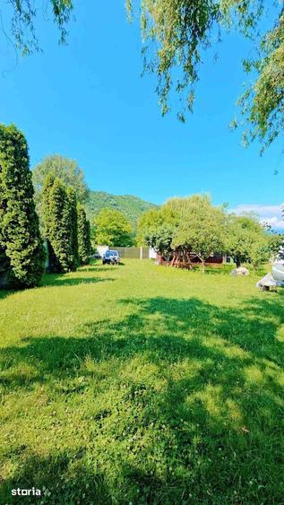 Casă cu 5 camere cu Teren 528.29 Mp în Central