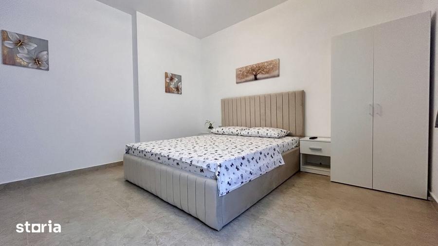 Casă cu 7 camere cu Teren 250 Mp în Nord