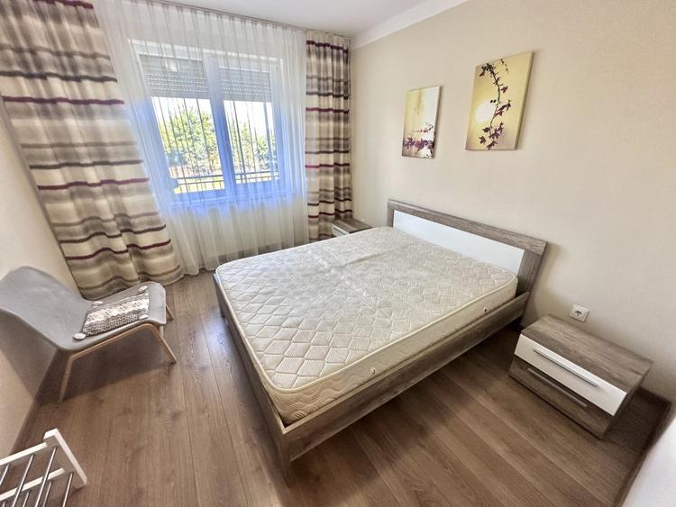 Apartament cu 3 camere decomandat, mobilat în Cetate