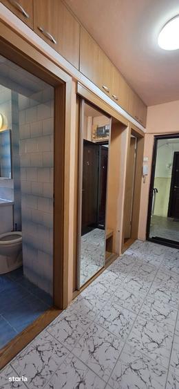 Apartament cu 2 camere nedecomandat în Girocului