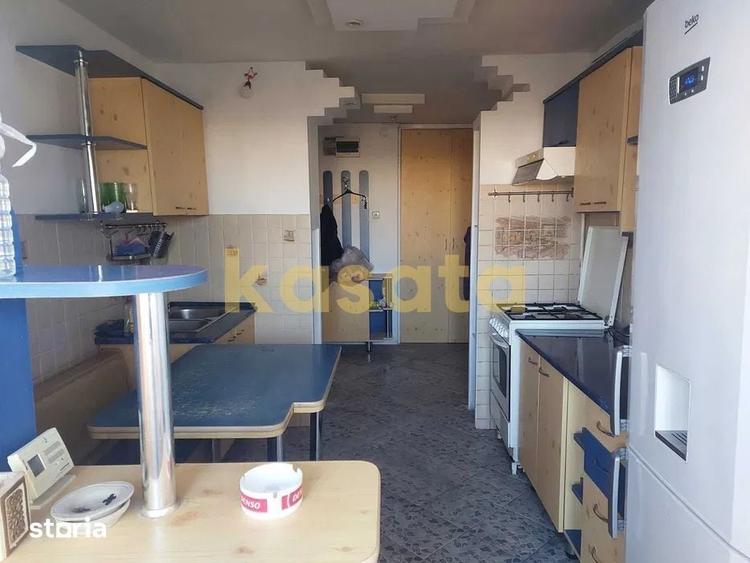 Apartament cu 3 camere în Crângași